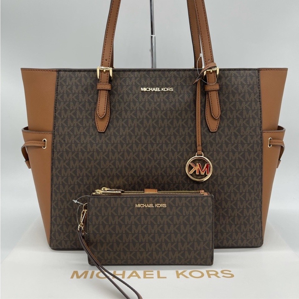 Michael Kors Large Gilly Travel Tote and Double Zip Wallet Wristlet Brown - Picture 15 of 15